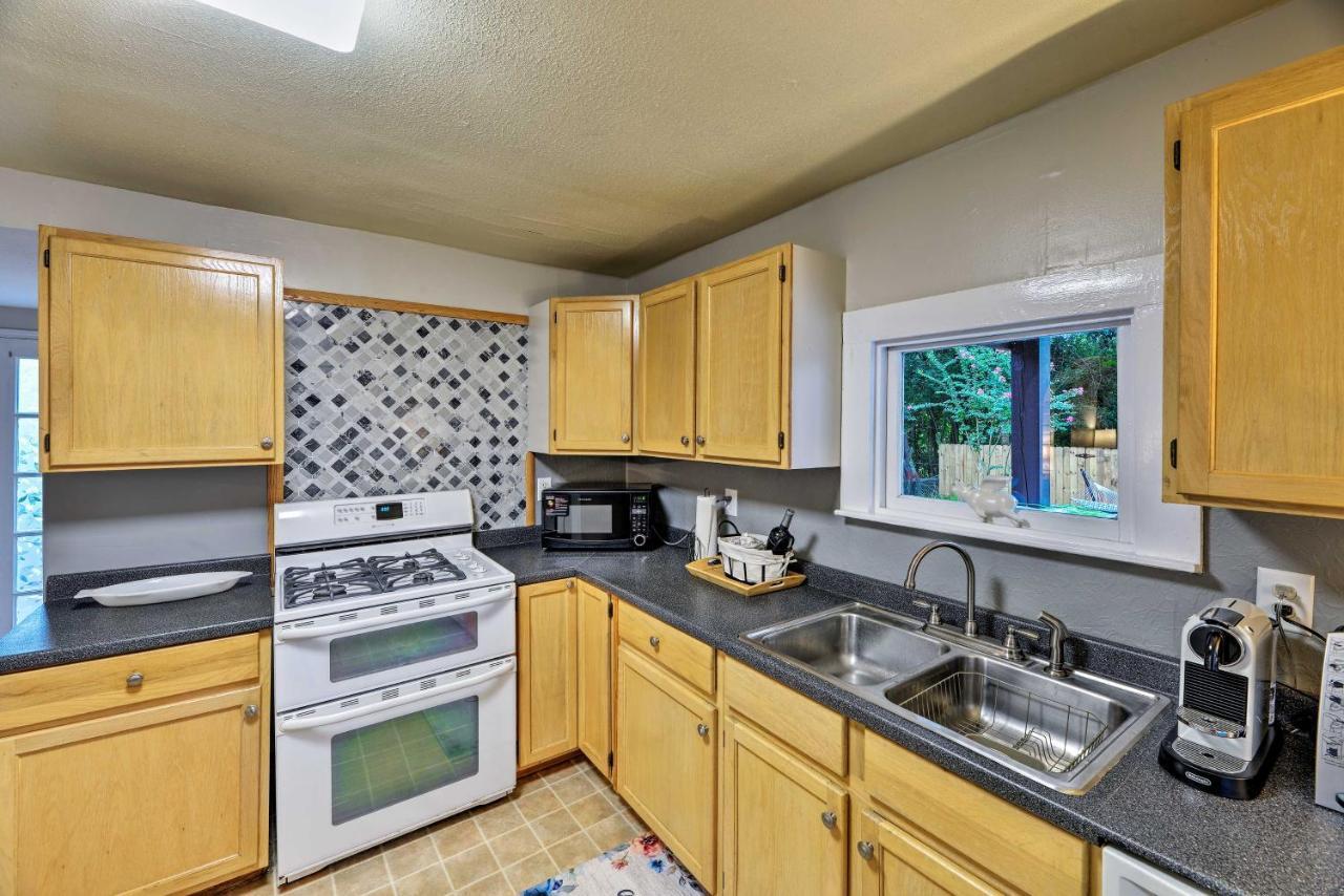 New Bern Home With Yard, Grill And Walkable Location Exterior photo